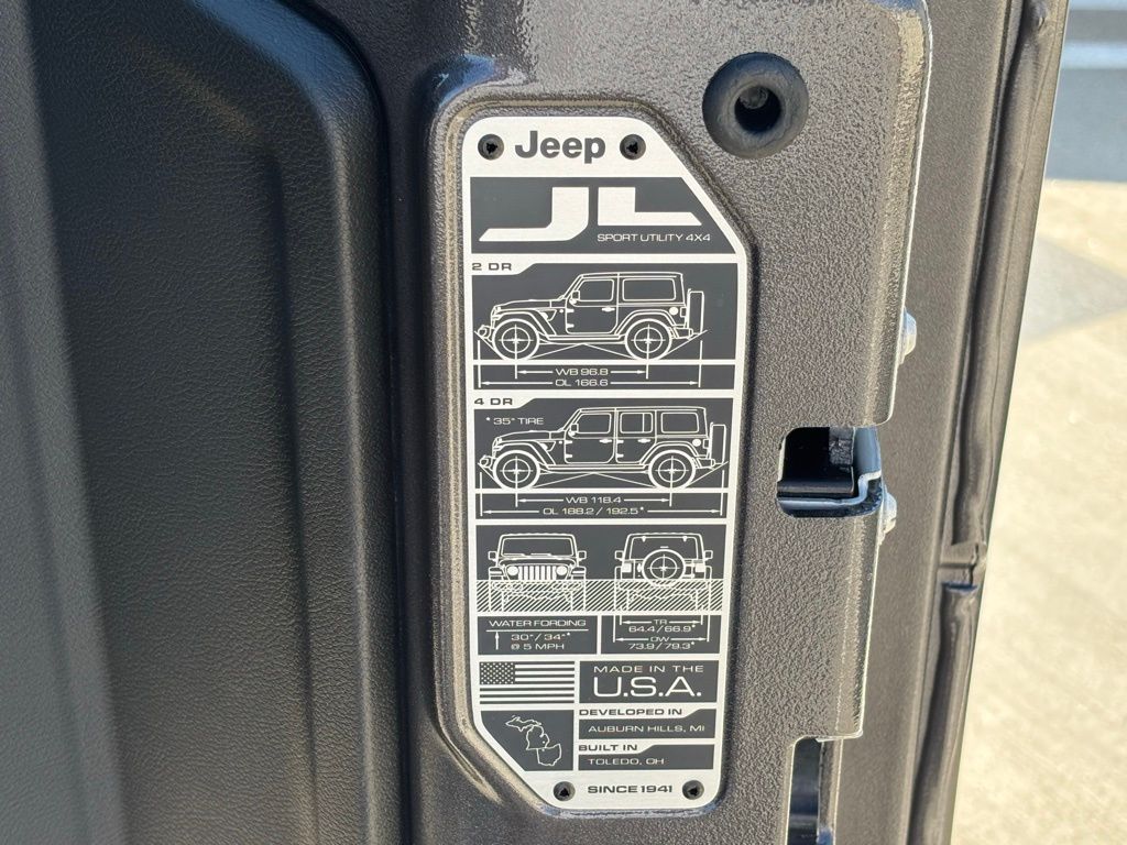 2025 Jeep Wrangler Rubicon 4xe photo 14