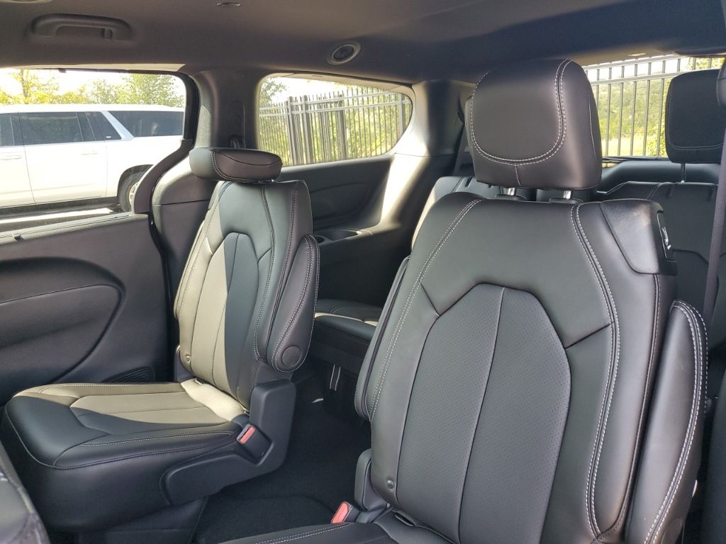 2026 Chrysler Voyager LX photo 18