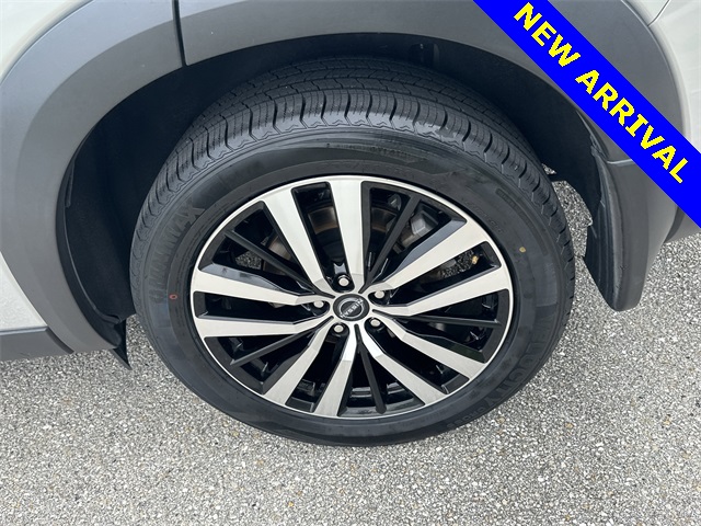 2023 Nissan Pathfinder Platinum photo 8