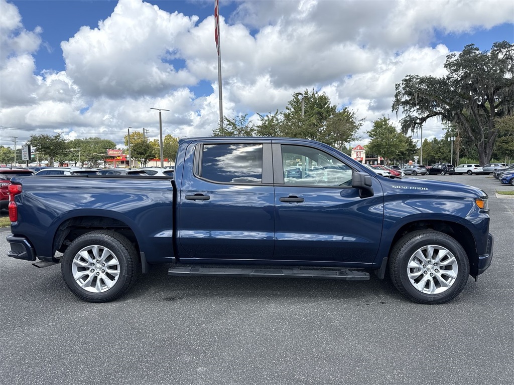 2022 Chevrolet Silverado 1500 Custom photo 2