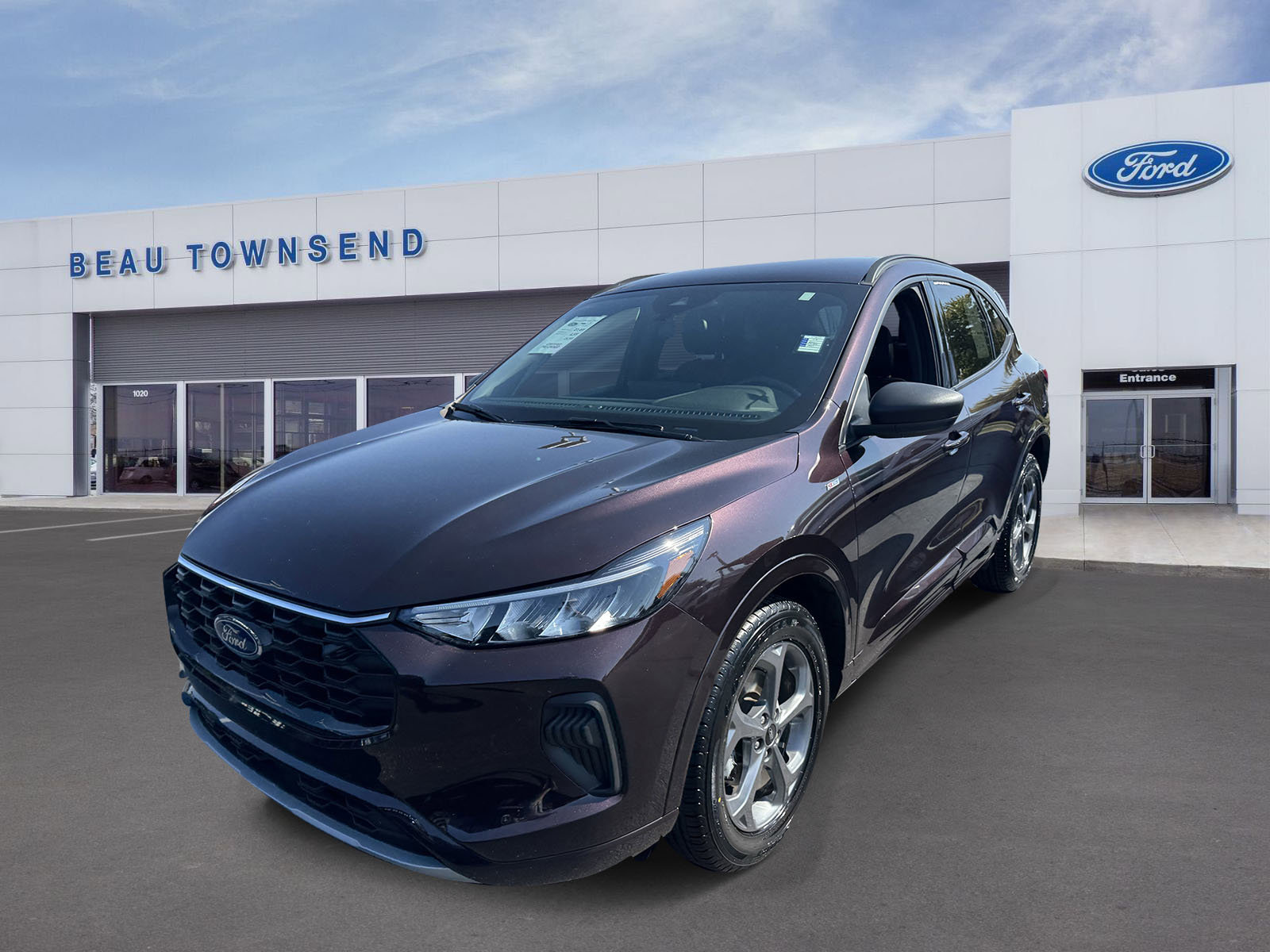 2023 Ford Escape ST-Line photo 2