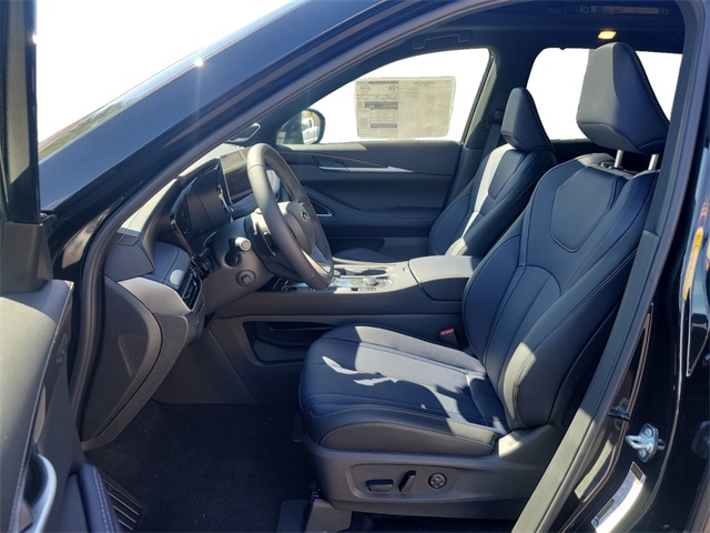 2026 Infiniti QX60 Luxe AWD photo 9