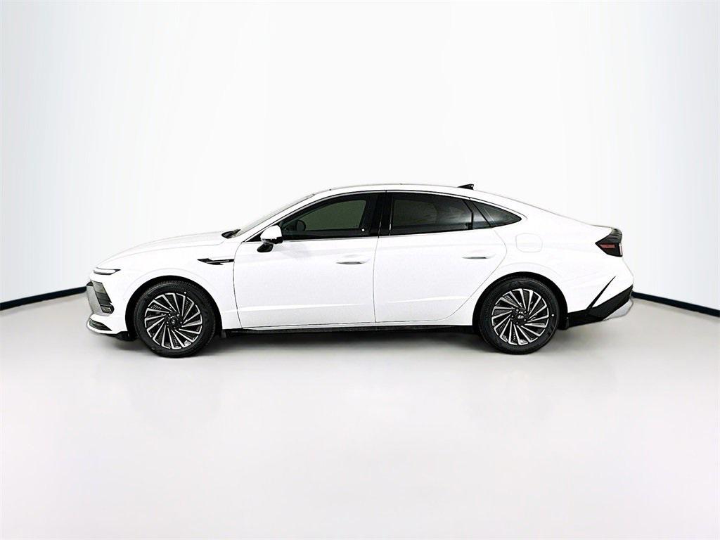 2025 Hyundai Sonata Hybrid Limited photo 3