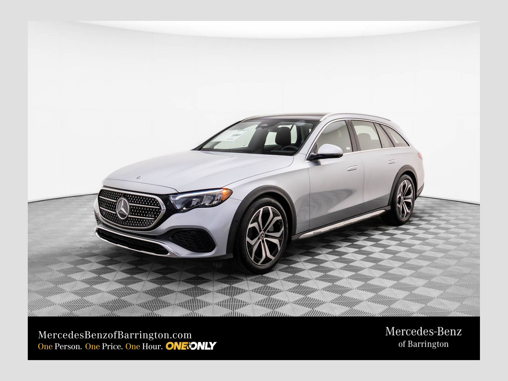 2025 Mercedes-Benz E-Class E450 All-Terrain's photo