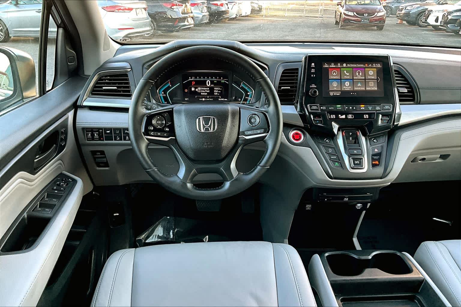 2019 Honda Odyssey Touring photo 5