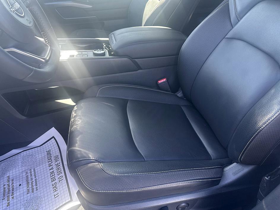 2023 Nissan Pathfinder SL photo 10