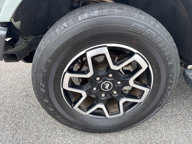 2022 Ford Bronco Outer Banks photo 8