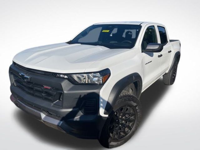 2025 Chevrolet Colorado Trail Boss photo 3