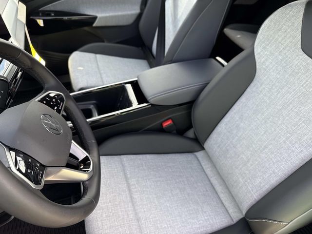 2025 Volkswagen ID.4 Pro photo 16