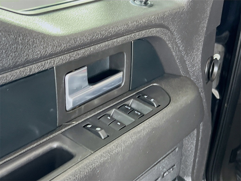 2012 Ford F-150 FX4 photo 11