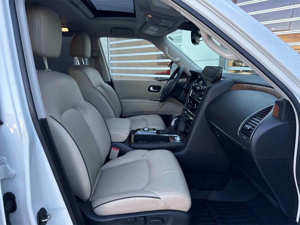 2021 Nissan Armada SL photo 5