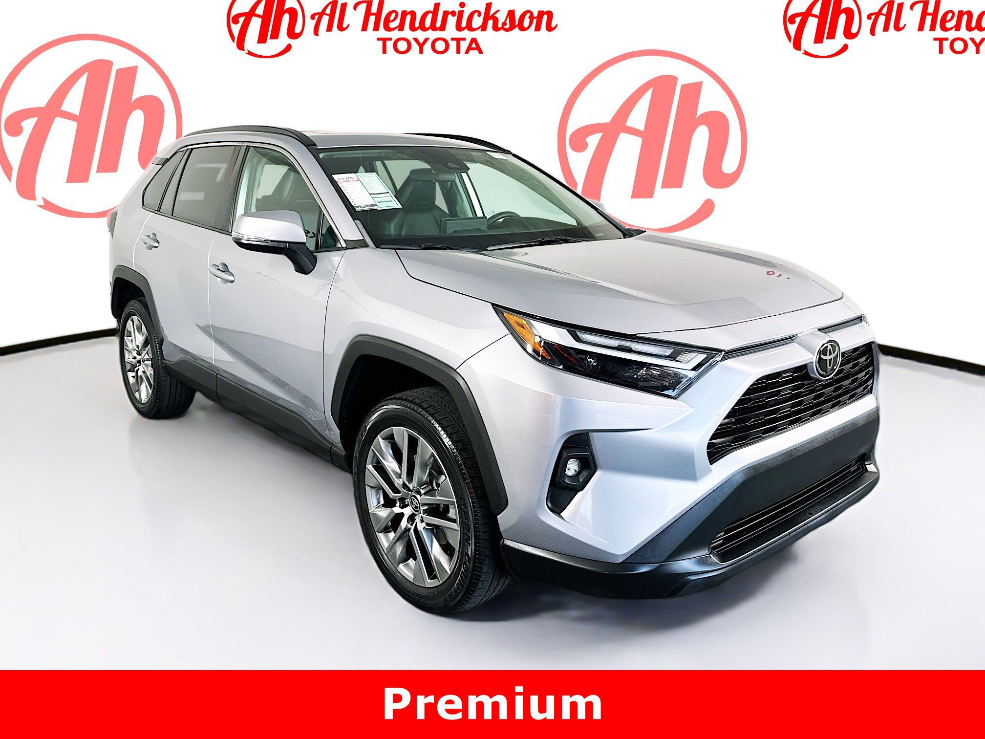 2022 Toyota RAV4 XLE Premium's photo