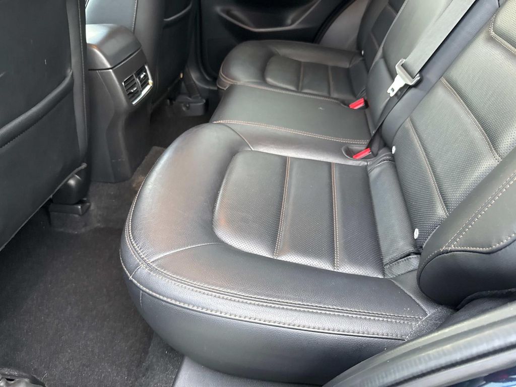 2022 Mazda CX-5 2.5 S Preferred photo 14