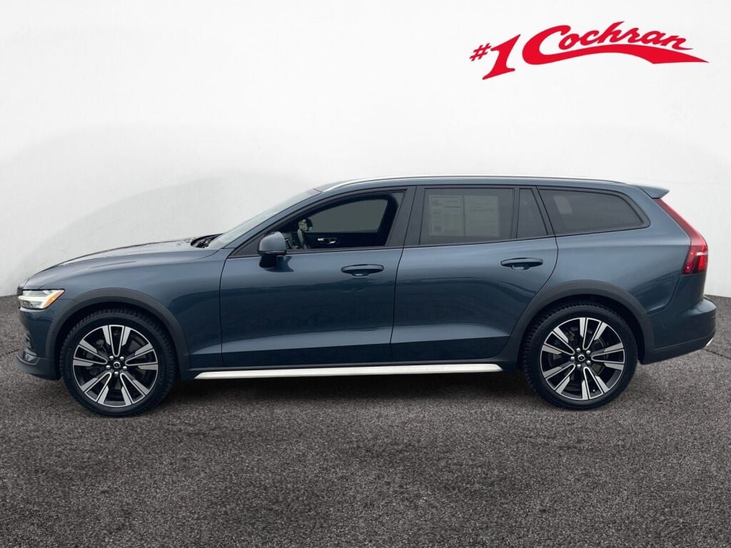 2020 Volvo V60 Cross Country photo 4
