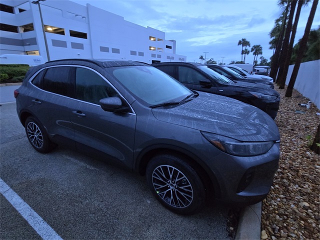 2025 Ford Escape Plug-In Hybrid Base photo 2