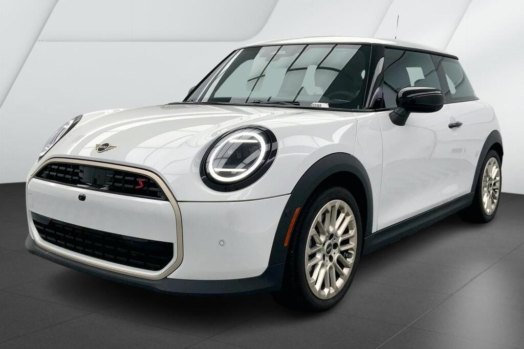 2025 MINI Hardtop 2 Door S's photo