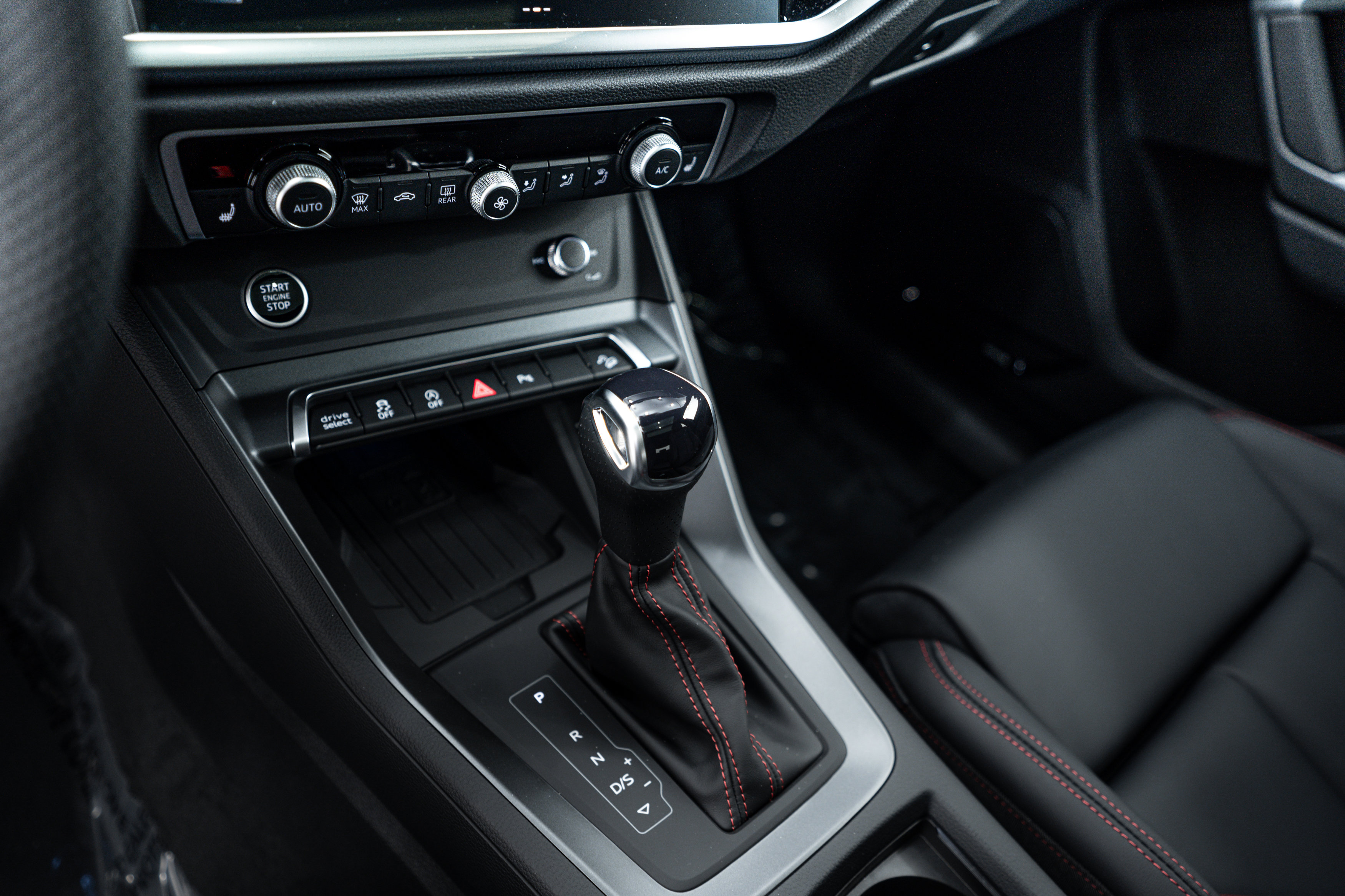 2025 Audi Q3 S line Premium Plus photo 7