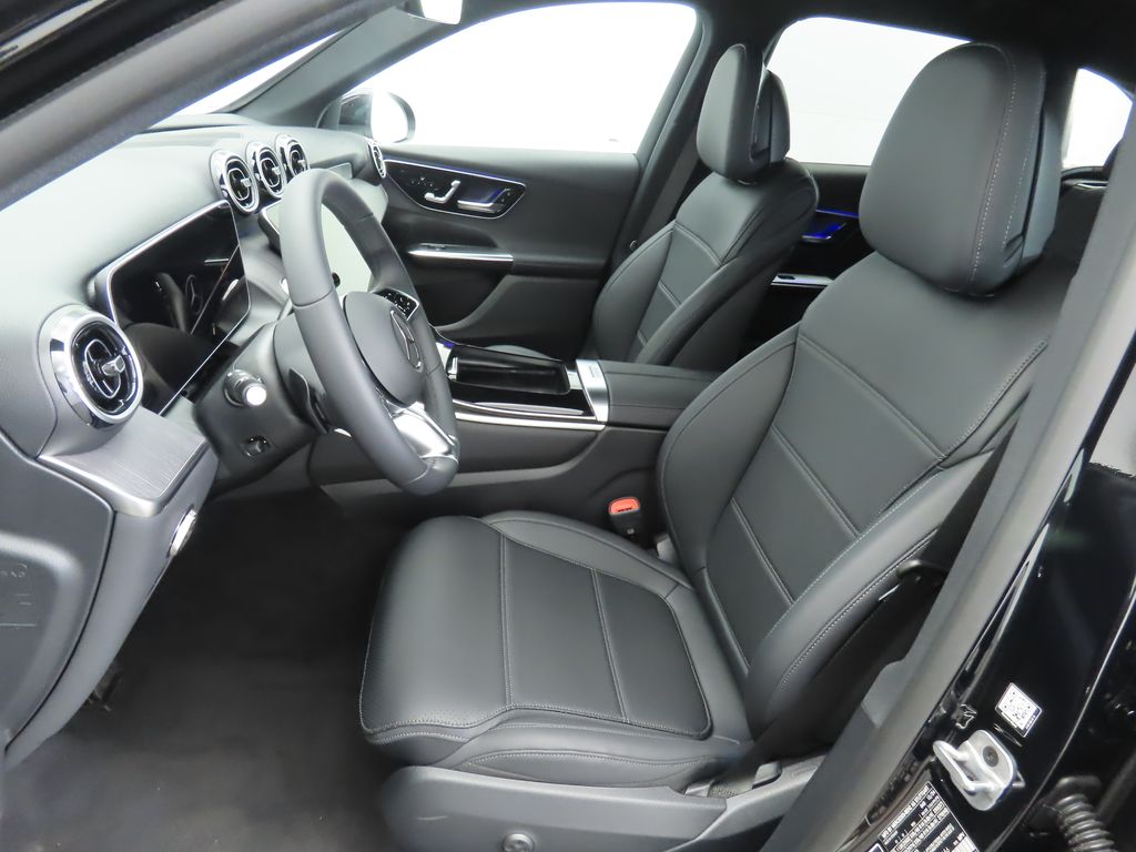 2025 Mercedes Benz GLC 300 photo 17