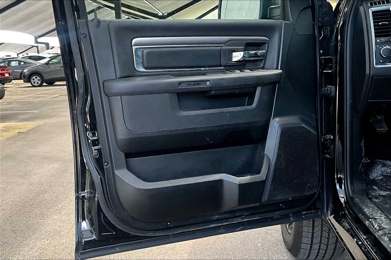 2022 Ram 1500 Classic Warlock photo 17