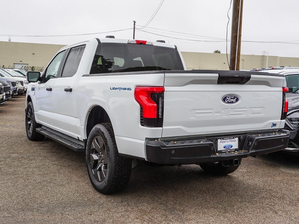 2024 Ford F-150 Lightning photo 5