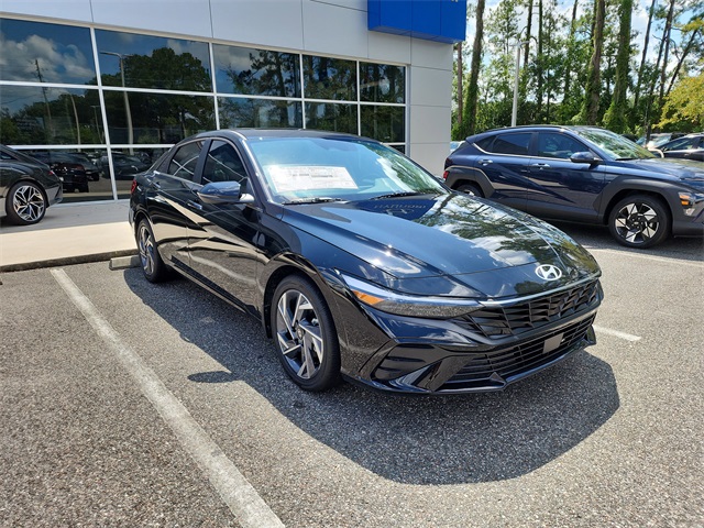 2025 Hyundai Elantra Limited's photo