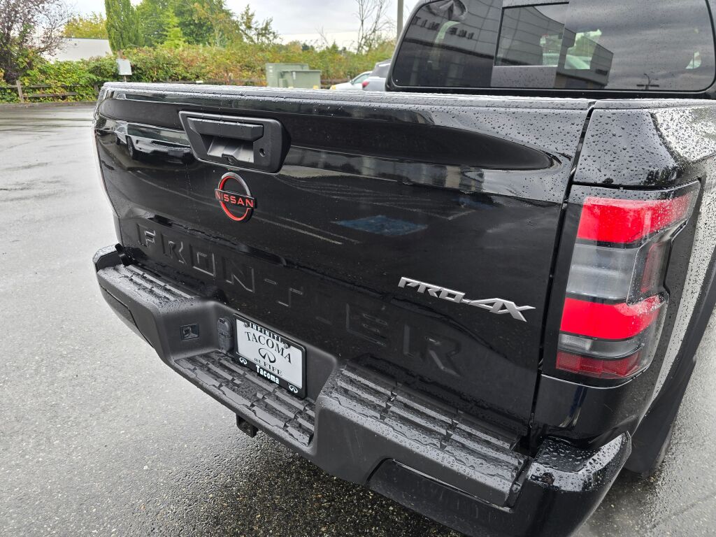 2023 Nissan Frontier PRO-4X photo 12