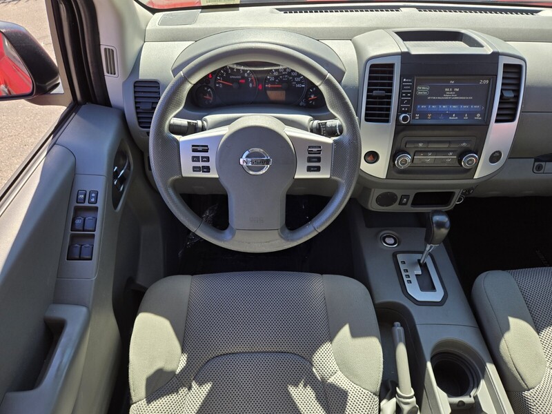 2021 Nissan Frontier SV photo 9