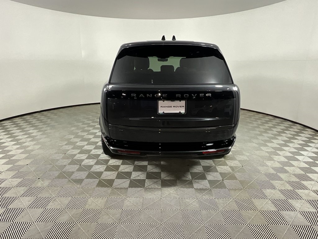 2023 Land Rover Range Rover SE photo 4