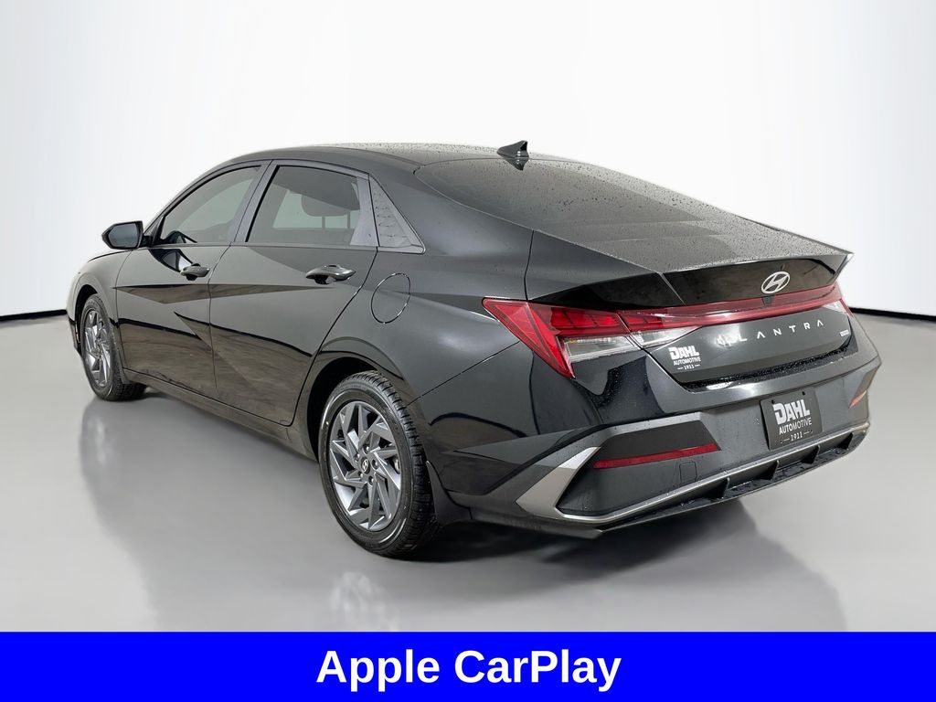 2024 Hyundai Elantra Hybrid Blue photo 3