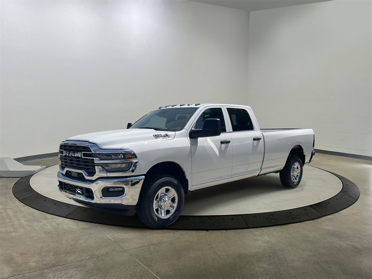 2025 Ram 3500 Tradesman photo 3