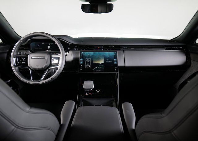 2025 Land Rover Range Rover Sport SE photo 4
