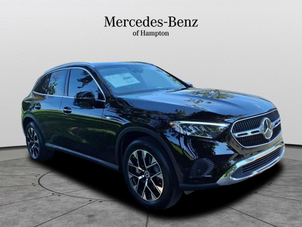 2025 Mercedes-Benz GLC Base's photo