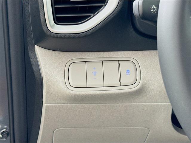 2025 Hyundai Venue SEL photo 12