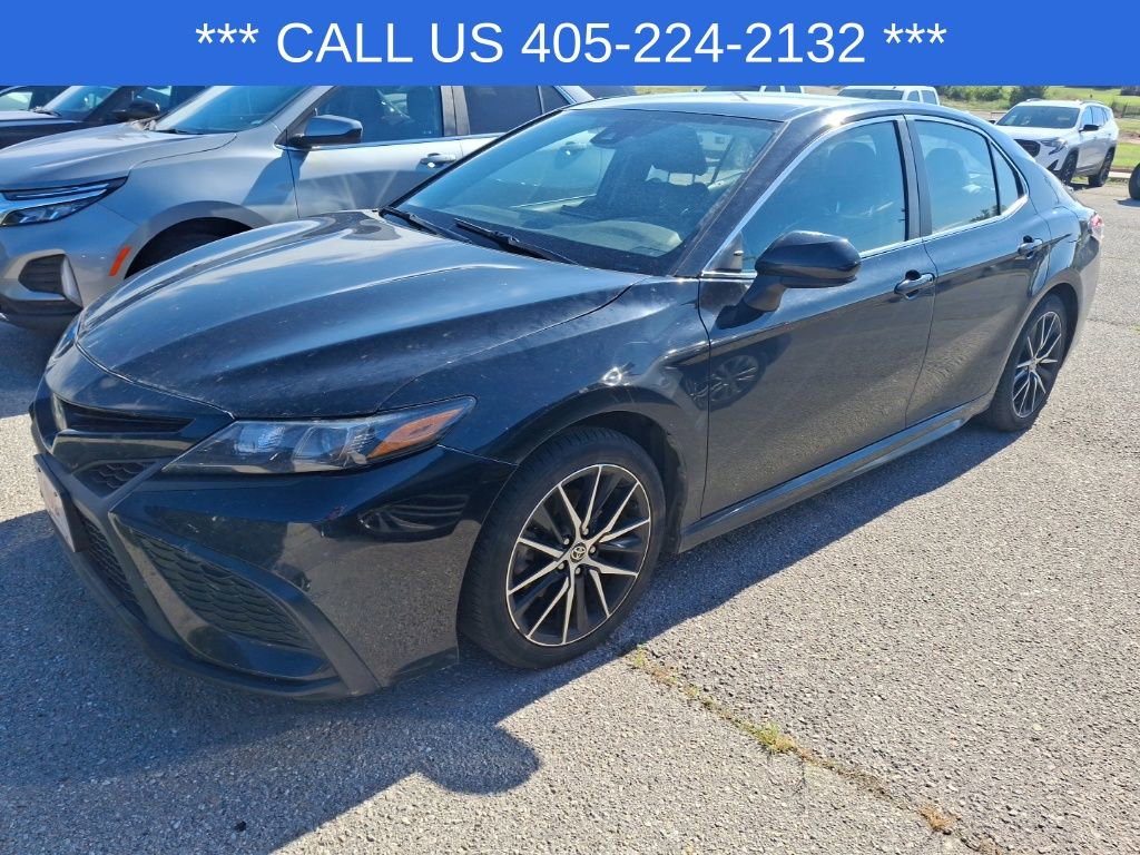 2021 Toyota Camry SE photo 2