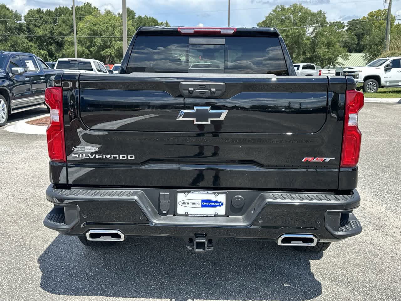 2025 Chevrolet Silverado 1500 RST photo 10