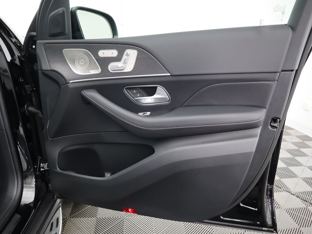 2025 Mercedes Benz GLS 450 4MATIC photo 28