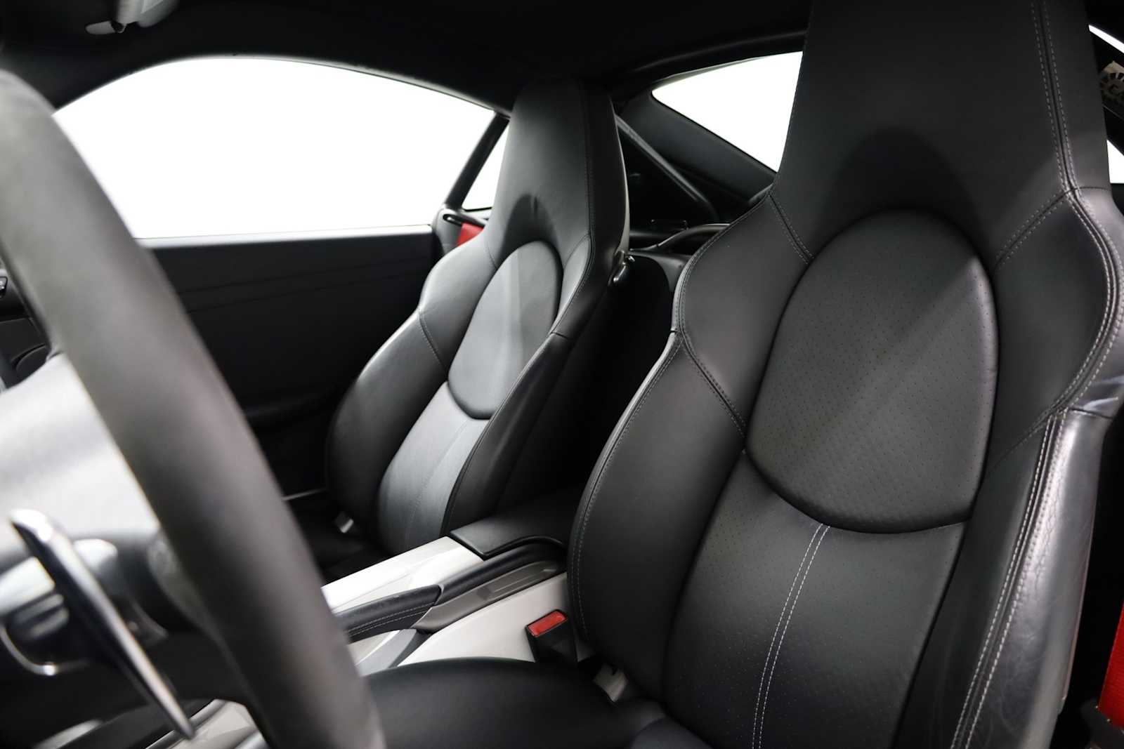 2012 Porsche Cayman R photo 5