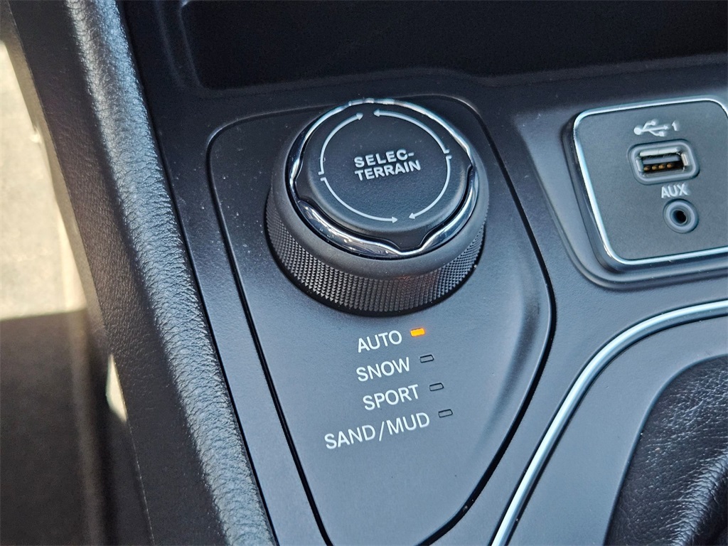 2019 Jeep Cherokee Latitude photo 21