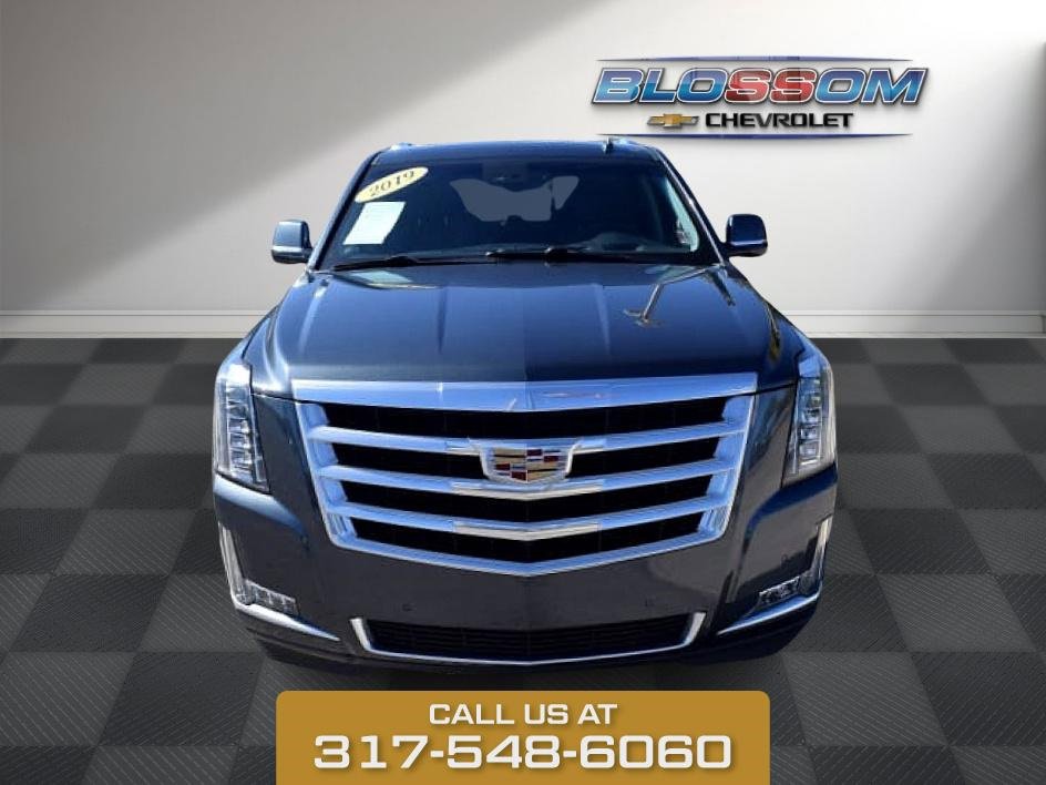 2019 Cadillac Escalade Luxury photo 2