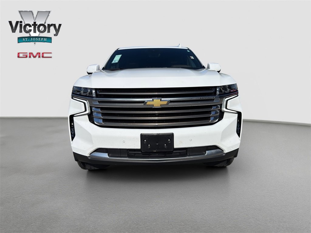 2024 Chevrolet Suburban High Country photo 2
