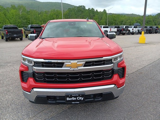 2025 Chevrolet Silverado 1500 LT photo 2