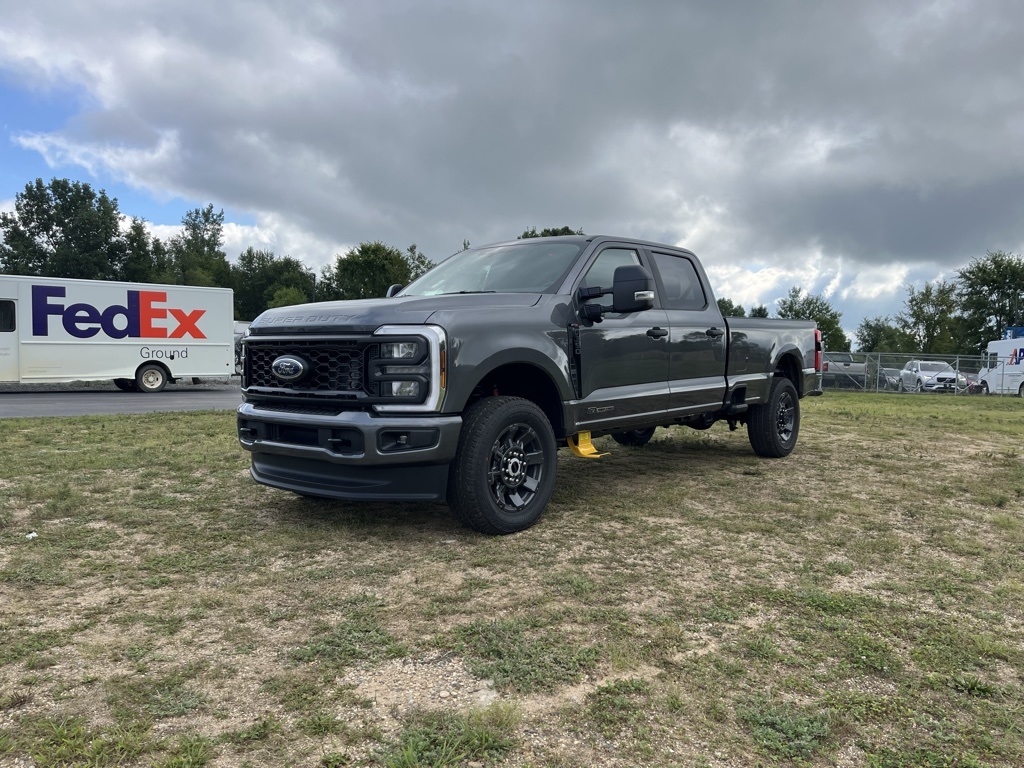 2026 Ford F-350 XL photo 2
