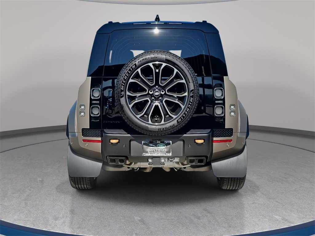 2025 Land Rover Defender 110 V8 photo 6