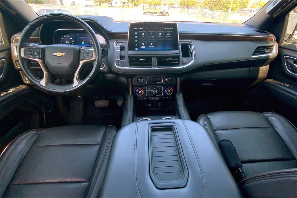 2023 Chevrolet Suburban High Country photo 14