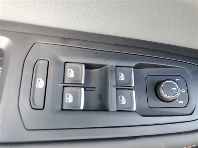 2025 Volkswagen Atlas Peak Edition SE photo 19
