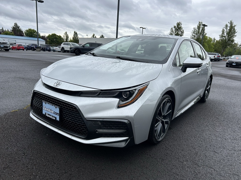 2022 Toyota Corolla SE photo 3