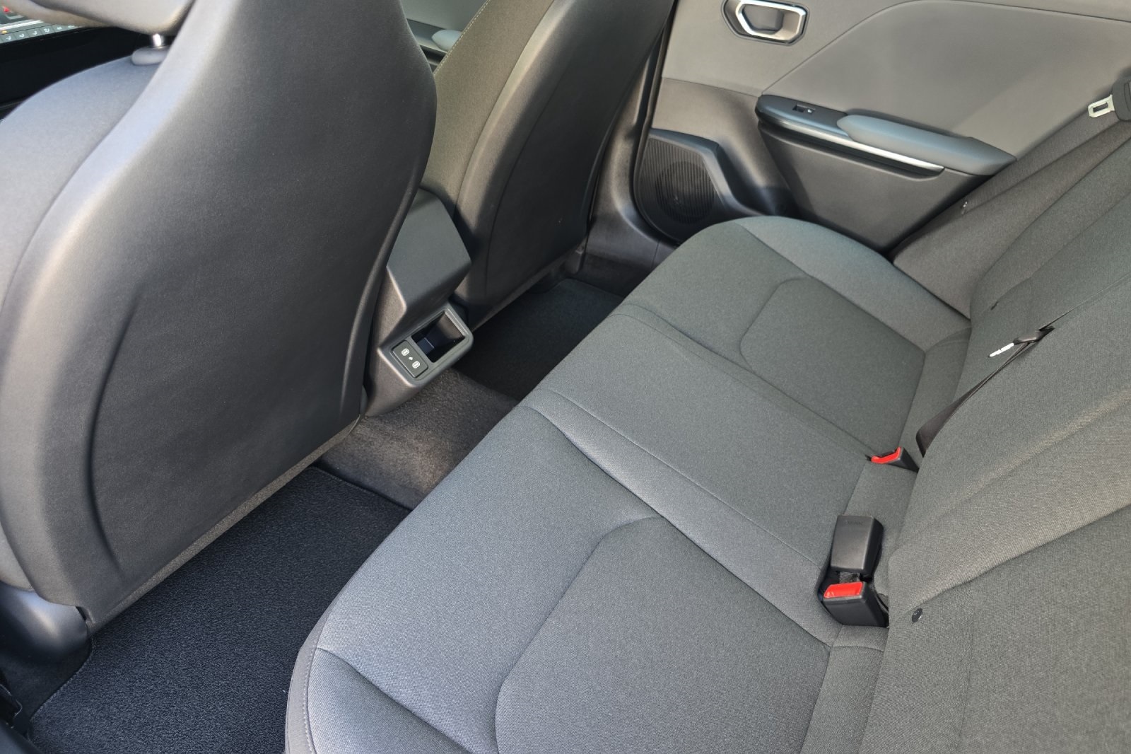 2025 Kia K4 LXS photo 8