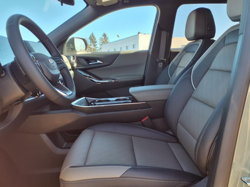 2025 Chevrolet Equinox LT photo 10