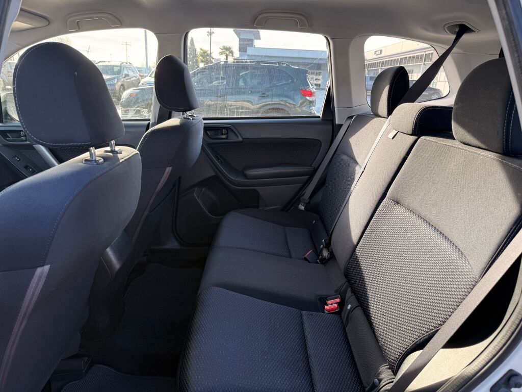 2017 Subaru Forester 2.5i photo 4