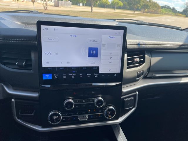 2023 Ford Expedition XLT photo 4